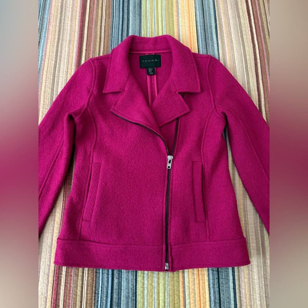 L🐞🐞K💥MoviNG sALe‼️ Tahari Fuchsia Boiled Wool Jacket.  Sz XS